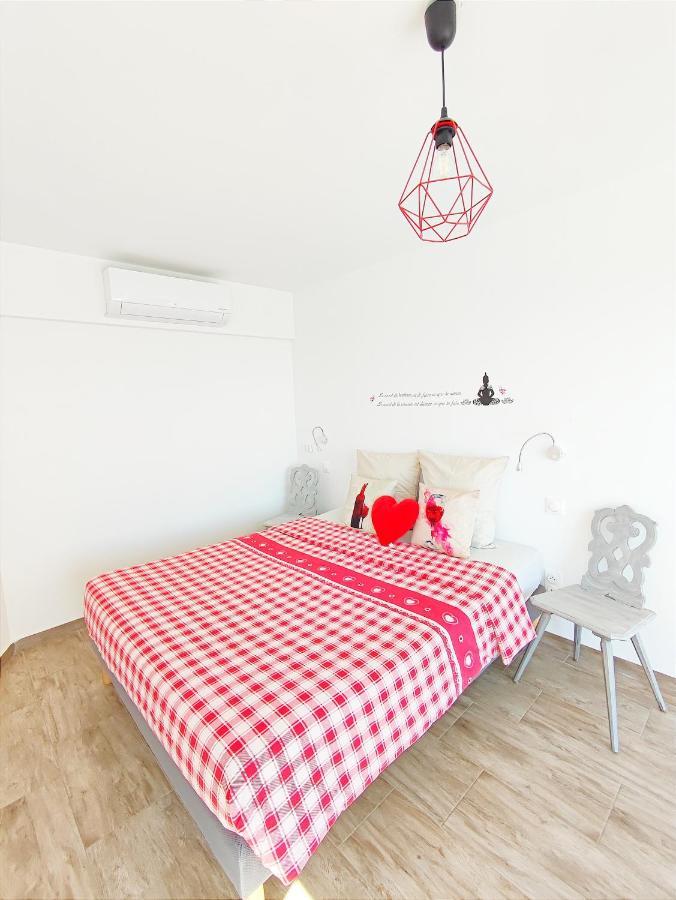 Janea Deep Red House Villa Reichsfeld Ngoại thất bức ảnh